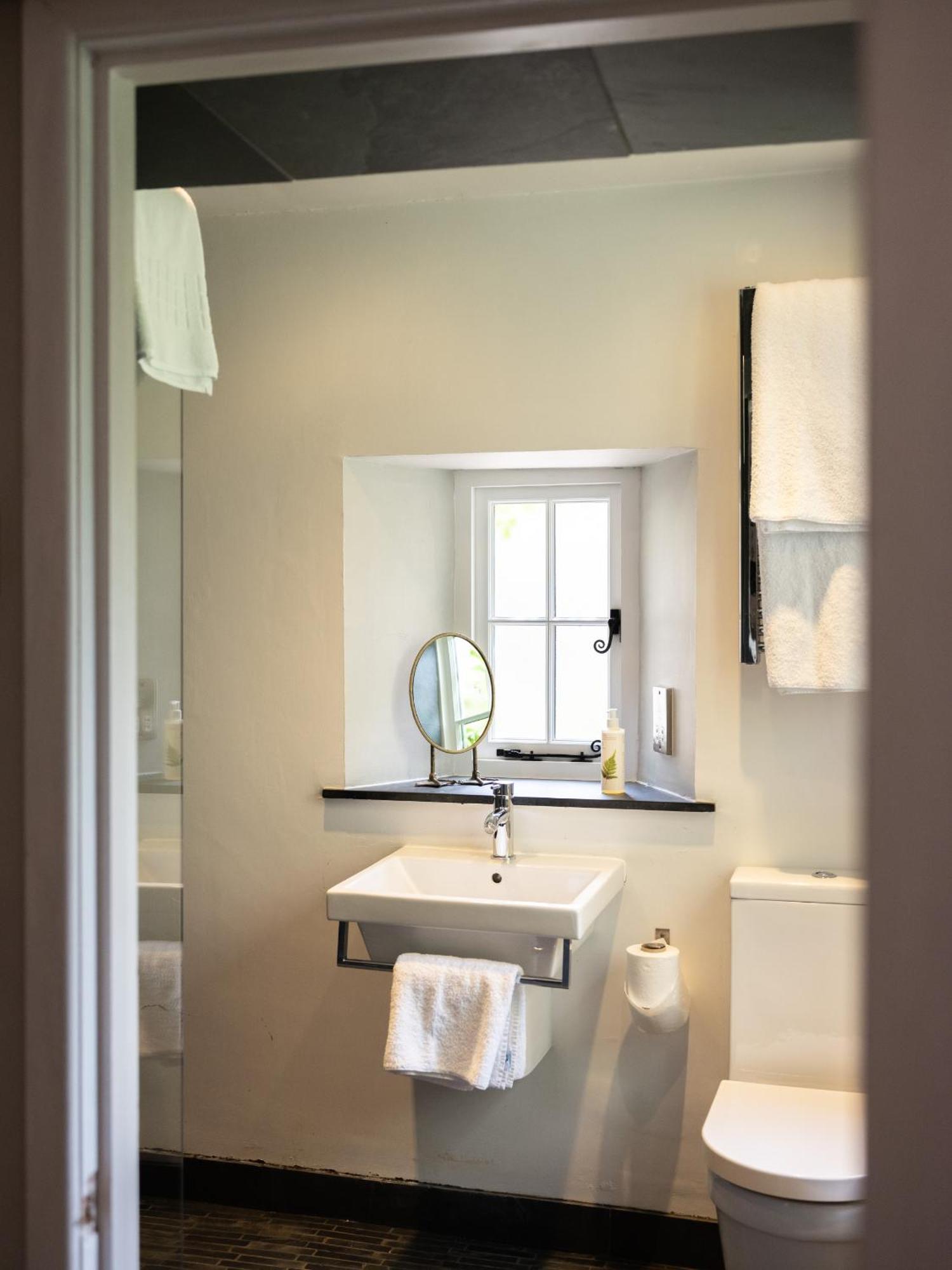New Inn At Coln Coln St. Aldwyns Room photo